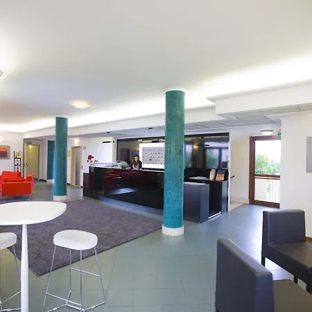 Alba Hotel 4*